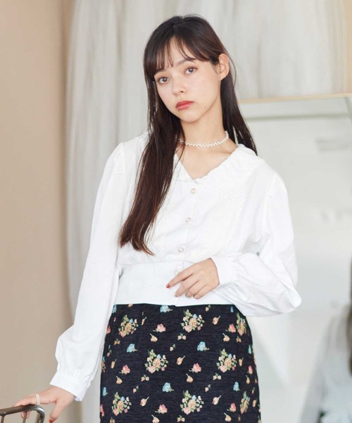 Hamble by Par Avion（ハンブルバイパラビオン）の「レース衿ショートブラウス（シャツ/ブラウス・レディース・オフホワイト/ブラック・ONESIZE）」の11枚目の写真