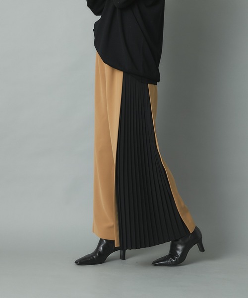 RIVE DROITE（リヴドロワ）の「スタイリングをモードに引き締める　サイドプリーツパンツ（その他パンツ・レディース・ベージュ/カーキ・FREE）」の6枚目の写真