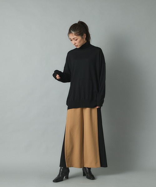 RIVE DROITE（リヴドロワ）の「スタイリングをモードに引き締める　サイドプリーツパンツ（その他パンツ・レディース・ベージュ/カーキ・FREE）」の8枚目の写真