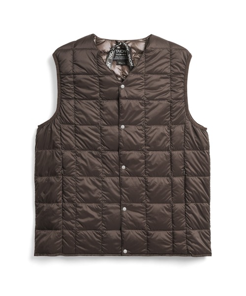 TAION(タイオン)の「【TAION】タイオン V NECK BUTTON DOWN VEST TAION-001(ダウンベスト・メンズ・ブラック系その他/ネイビー/パープル系その他/サンドベージュ/グリーン系その他/オリーブ/ダークブラウン/オフホワイト/チャコールグレー/ベージュ/レッド系その他/ダークグレー/ベージュ系その他/ブラック/ミント/ブルー系その他/ネイビー系/カーキ/グレー・LARGE/X-LARGE/MEDIUM/SMALL)」の8枚目の写真