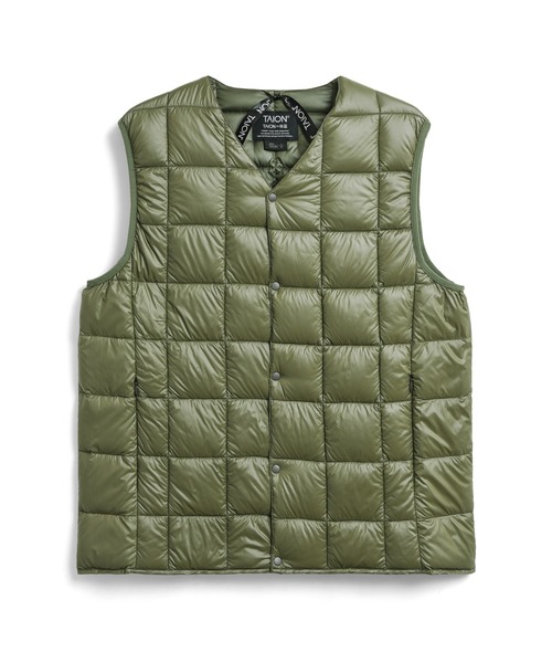 TAION(タイオン)の「【TAION】タイオン V NECK BUTTON DOWN VEST TAION-001(ダウンベスト・メンズ・ブラック系その他/ネイビー/パープル系その他/サンドベージュ/グリーン系その他/オリーブ/ダークブラウン/オフホワイト/チャコールグレー/ベージュ/レッド系その他/ダークグレー/ベージュ系その他/ブラック/ミント/ブルー系その他/ネイビー系/カーキ/グレー・LARGE/X-LARGE/MEDIUM/SMALL)」の14枚目の写真