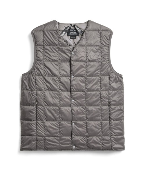 TAION(タイオン)の「【TAION】タイオン V NECK BUTTON DOWN VEST TAION-001(ダウンベスト・メンズ・ブラック系その他/ネイビー/パープル系その他/サンドベージュ/グリーン系その他/オリーブ/ダークブラウン/オフホワイト/チャコールグレー/ベージュ/レッド系その他/ダークグレー/ベージュ系その他/ブラック/ミント/ブルー系その他/ネイビー系/カーキ/グレー・LARGE/X-LARGE/MEDIUM/SMALL)」の6枚目の写真