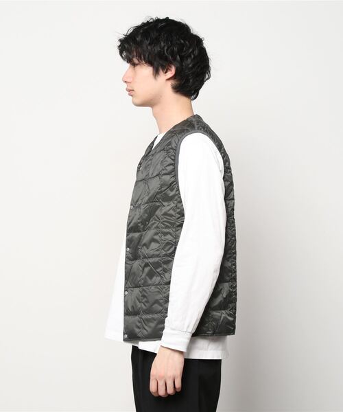 TAION(タイオン)の「【TAION】タイオン V NECK BUTTON DOWN VEST TAION-001(ダウンベスト・メンズ・ブラック系その他/ネイビー/パープル系その他/サンドベージュ/グリーン系その他/オリーブ/ダークブラウン/オフホワイト/チャコールグレー/ベージュ/レッド系その他/ダークグレー/ベージュ系その他/ブラック/ミント/ブルー系その他/ネイビー系/カーキ/グレー・LARGE/X-LARGE/MEDIUM/SMALL)」の20枚目の写真