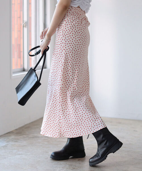 BeAMS DOT（ビームスドット）の「【WEB限定】BeAMS DOT / フラワー マーメイドフレアスカート（スカート・レディース・ホワイト系その他5/ブルー系その他3・FREE）」の9枚目の写真