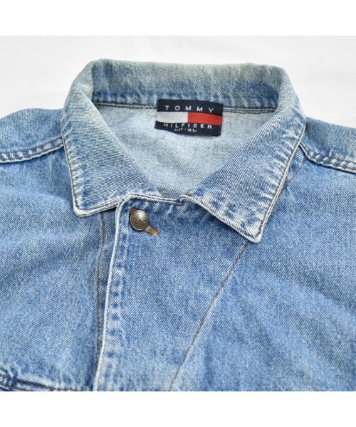 TOMMY HILFIGER(トミーヒルフィガー)の「90's TOMMY HILFIGER/トミーヒルフィガー バックロゴ デニムジャケット(デニムジャケット・メンズ・ブルー・X-LARGE)」の9枚目の写真