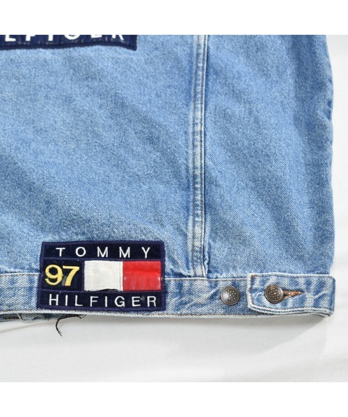 TOMMY HILFIGER(トミーヒルフィガー)の「90's TOMMY HILFIGER/トミーヒルフィガー バックロゴ デニムジャケット(デニムジャケット・メンズ・ブルー・X-LARGE)」の8枚目の写真
