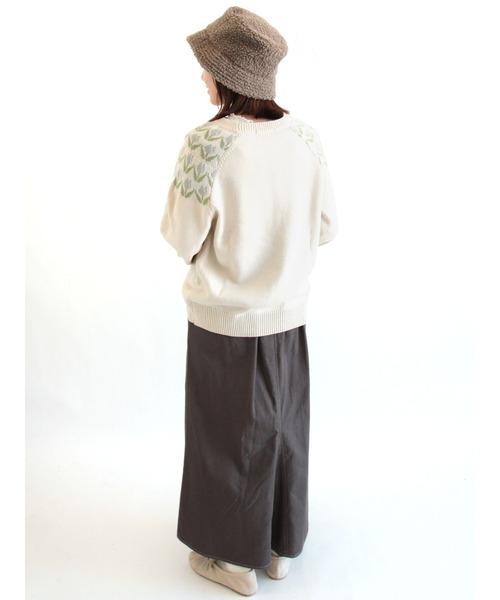 ehka sopo(エヘカソポ)の「チューリップ柄求心ニット(ニット/セーター・レディース・キナリ/パープル/ミント/ベージュ・フリ-)」の21枚目の写真