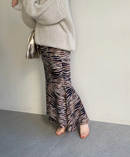 Whim Gazette(ウィムガゼット)の「TORA プリントスカート(スカート・レディース・ベージュ・36/38)」の2枚目の写真