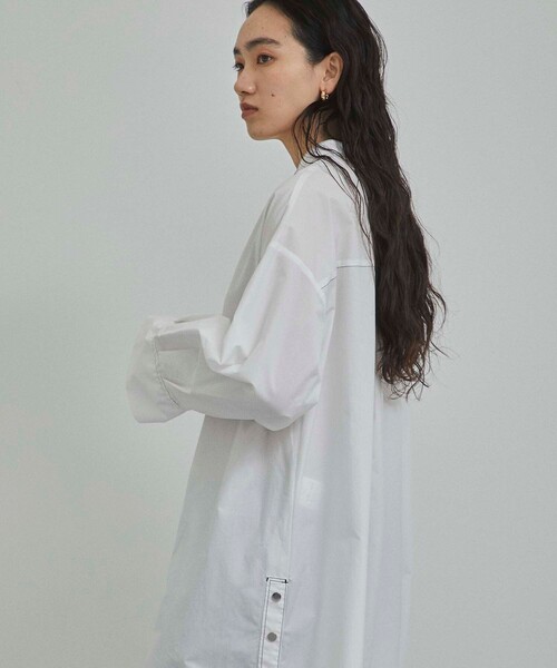 CITY TOKYO（シティトウキョウ）の「カラーステッチロングシャツワンピース（ワンピース・レディース・ホワイト・1/2）」の12枚目の写真