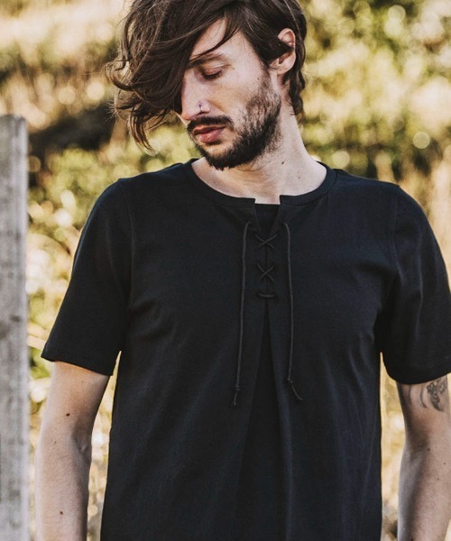 NO ID.(ノーアイディ)の「mt7727- レースアップラウンドT Tシャツ(Tシャツ/カットソー・メンズ・ブラック/ホワイト/カーキ・1/2)」の6枚目の写真