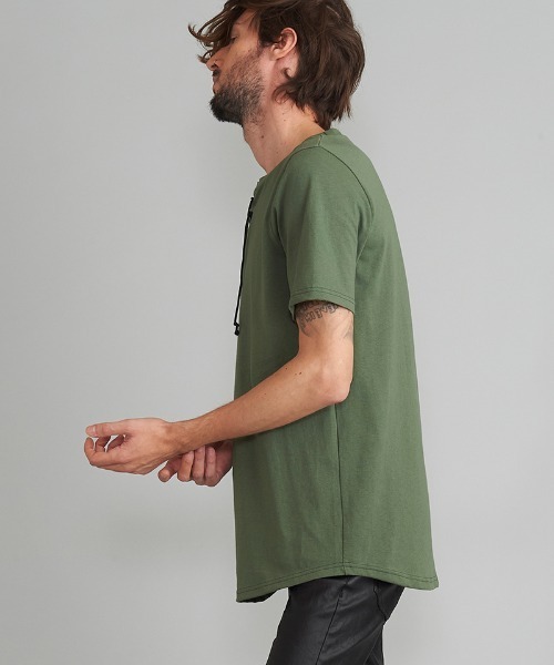 NO ID.(ノーアイディ)の「mt7727- レースアップラウンドT Tシャツ(Tシャツ/カットソー・メンズ・ブラック/ホワイト/カーキ・1/2)」の15枚目の写真