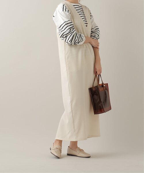 frames RAY CASSIN（フレームスレイカズン）の「リネンライクVネックノースリワンピース（ジャンパースカート・レディース・ブラック/アイボリー系/ベージュ/ブラウン・FREE）」の5枚目の写真