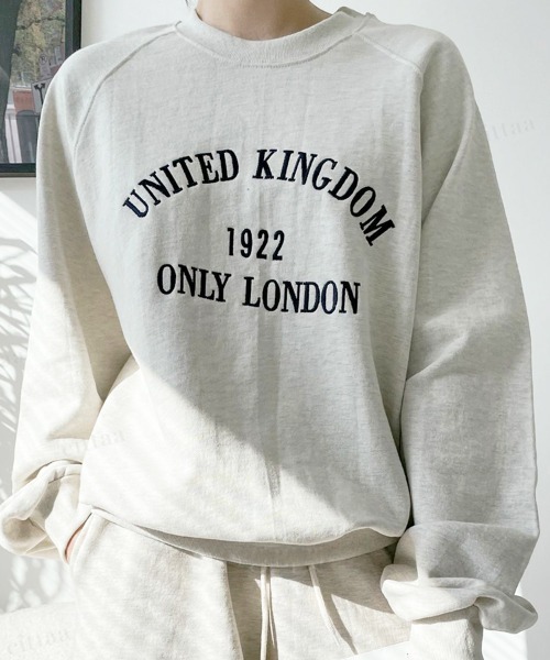 Dalfwin（ダールフィン）の「韓国ファッションUNITED刺繍ロゴオーバーサイズスウェットトレーナー（スウェット・レディース・ネイビー/グレー/オートミール/ベージュ系その他2/グレー系その他2/ブルー系その他2・FREE）」の4枚目の写真