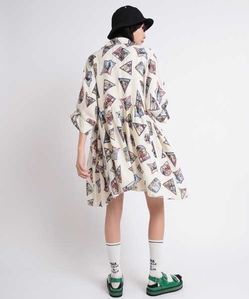 RNA（アールエヌエー）の「E4848 エナメルプラットフォームサンダル（サンダル・レディース・グリーン/ブラック/ホワイト・MEDIUM/SMALL）」の10枚目の写真