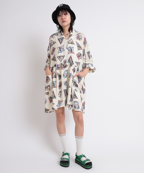 RNA（アールエヌエー）の「E4848 エナメルプラットフォームサンダル（サンダル・レディース・グリーン/ブラック/ホワイト・MEDIUM/SMALL）」の9枚目の写真