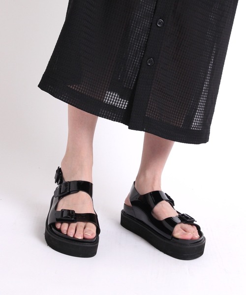 RNA（アールエヌエー）の「E4848 エナメルプラットフォームサンダル（サンダル・レディース・グリーン/ブラック/ホワイト・MEDIUM/SMALL）」の19枚目の写真