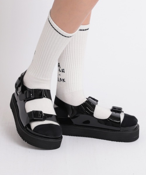 RNA（アールエヌエー）の「E4848 エナメルプラットフォームサンダル（サンダル・レディース・グリーン/ブラック/ホワイト・MEDIUM/SMALL）」の18枚目の写真