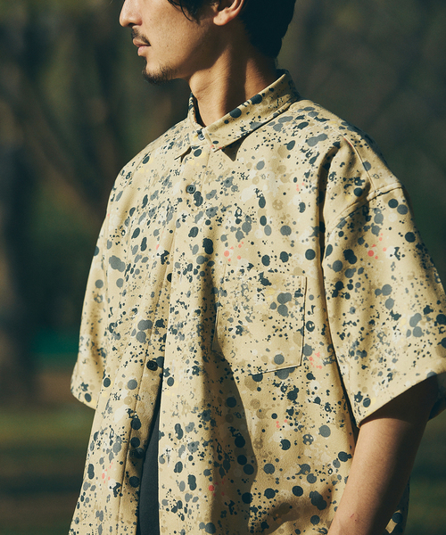 JOURNAL STANDARD(ジャーナルスタンダード)の「ウォールペイント レギュラーシャツ(シャツ/ブラウス・メンズ・ベージュ/グリーン系その他/ネイビー/イエロー系その他・MEDIUM/LARGE)」の8枚目の写真