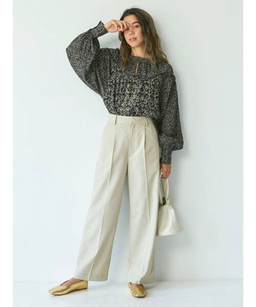 Ungrid（アングリッド）の「スクエアトゥフラットシューズ（パンプス・レディース・ブラック/ゴールド・S/M/L）」の11枚目の写真