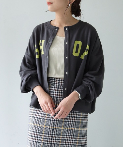 HER CLOSET(ハークローゼット)の「【shemoshelly】WEB限定カレッジロゴ裏毛スウェットカーディガン(スウェット・レディース・チャコールグレー/ブラック/グレー/グリーン・M)」の22枚目の写真