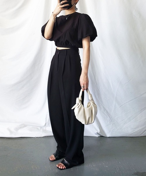 me+em select(ミームセレクト)の「ヘムシャーリングパフスリーブショートブラウス(シャツ/ブラウス・レディース・ブラック/ダークベージュ・FREE)」の11枚目の写真