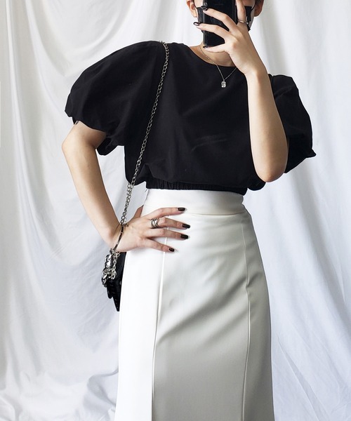 me+em select(ミームセレクト)の「ヘムシャーリングパフスリーブショートブラウス(シャツ/ブラウス・レディース・ブラック/ダークベージュ・FREE)」の15枚目の写真