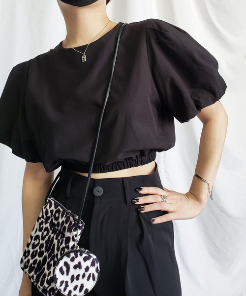 me+em select(ミームセレクト)の「ヘムシャーリングパフスリーブショートブラウス(シャツ/ブラウス・レディース・ブラック/ダークベージュ・FREE)」の6枚目の写真