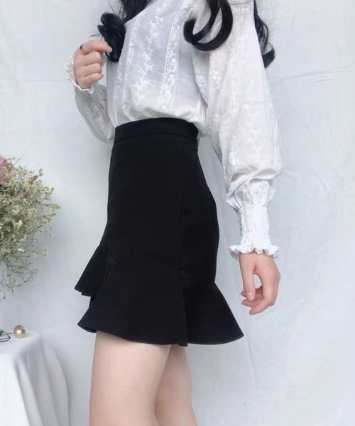 Auntie Rosa（アンティローザ）の「ヘムフリルミニスカート（スカート・レディース・ホワイト/ブラック・FREE）」の4枚目の写真