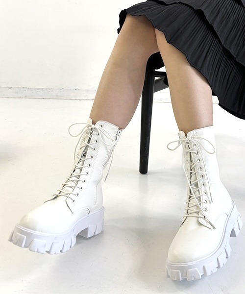 油そばミリタリーブーツ 28センチ SEN TOKYO（セントーキョー）の「モード感漂うデザイン。レース