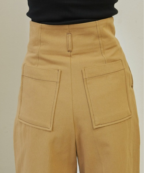 Auntie Rosa Holiday(アンティローザホリデー)の「配色ステッチハイライズチノトラウザー / サイズ展開あり(チノパンツ・レディース・ブラック/ベージュ/アイボリー・SMALL/MEDIUM)」の21枚目の写真