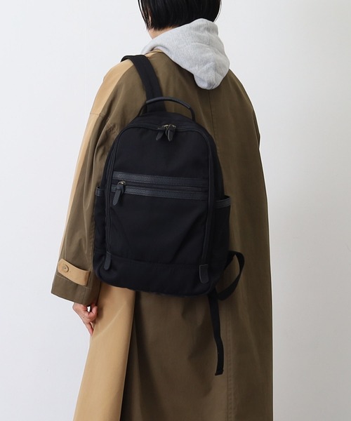 COOCO（クーコ）の「フェイクレザーコンビリュック／Ａ４対応（バックパック/リュック・レディース・ブラック/ベージュ/グレー/キャメル・9）」の3枚目の写真