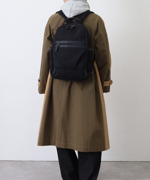 COOCO（クーコ）の「フェイクレザーコンビリュック／Ａ４対応（バックパック/リュック・レディース・ブラック/ベージュ/グレー/キャメル・9）」の9枚目の写真