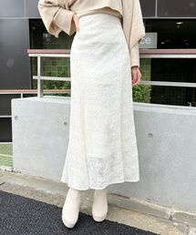 繊細レーススカート