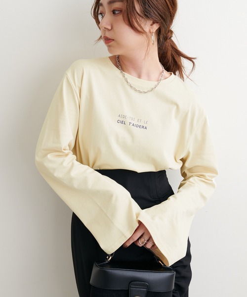 natural couture(ナチュラルクチュール)の「2022AWアイテム/ロゴ違いで揃えたくなる アソートロゴ入りフレアスリーブT(Tシャツ/カットソー・レディース・その他1/その他2/その他3/その他4・FREE)」の3枚目の写真