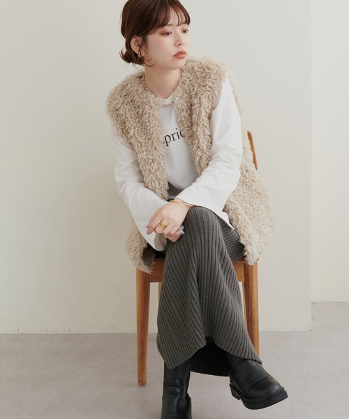natural couture(ナチュラルクチュール)の「2022AWアイテム/ロゴ違いで揃えたくなる アソートロゴ入りフレアスリーブT(Tシャツ/カットソー・レディース・その他1/その他2/その他3/その他4・FREE)」の16枚目の写真