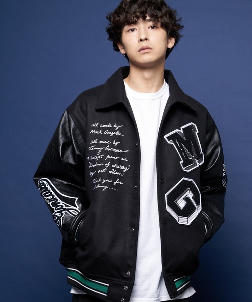 What it isNt）ART BY MARKGONZALES（ワットイットイズント）の「What