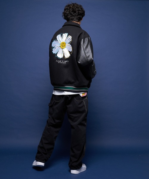 What it isNt）ART BY MARKGONZALES（ワットイットイズント）の「What