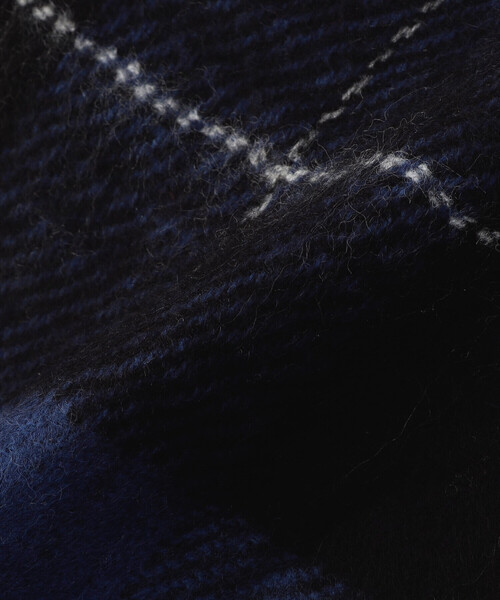 COMME　CA COMMUNE（コムサコミューン）の「チェック＆ソリッドストール（ストール/ショール・メンズ・ワイン/ブルー・FREE）」の6枚目の写真