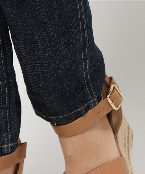 CIAOPANIC TYPY(チャオパニックティピー)の「デニムサロペットパンツ(サロペット/オーバーオール・レディース・ブルー/ネイビー・MEDIUM/SMALL)」の6枚目の写真