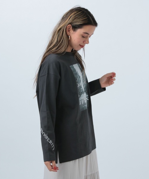 BAYFLOW（ベイフロー）の「プリントフォトロンＴ（Tシャツ/カットソー・レディース・ホワイト/チャコールグレー/オフホワイト・FREE）」の16枚目の写真