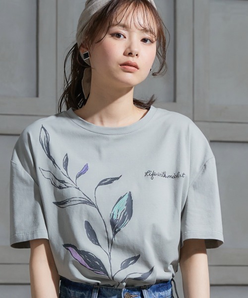 miclat(ミクラ)の「大きいサイズ miclatオリジナルプリントTシャツ(Tシャツ/カットソー・レディース・チャコールグレー/オフホワイト/グリーン系・L/3L/LL/5L/4L)」の3枚目の写真