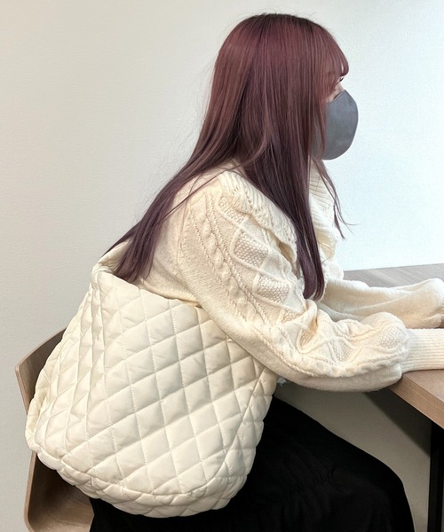 Flowering Korea(フラワーリングコリア)の「キルティングクロスショルダーバッグ(ショルダーバッグ・レディース・ブルー/イエロー/ブラック/ピンク/ホワイト・FREE)」の12枚目の写真