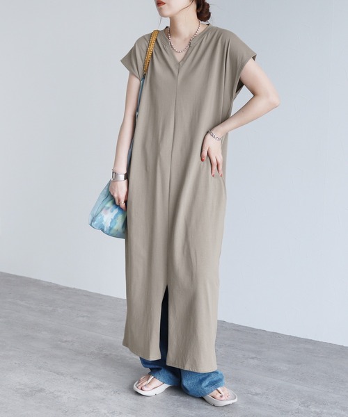 reca(レカ)の「Vネックフレンチスリーブロングワンピース(ワンピース・レディース・ブラック/グレイッシュベージュ/オフホワイト・M)」の21枚目の写真