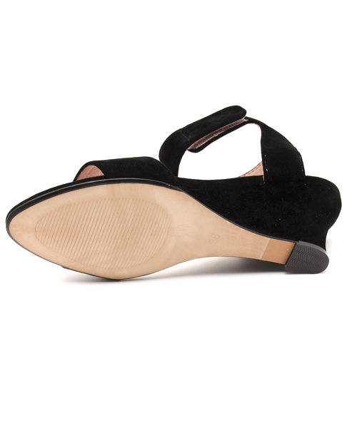 ROSE BUD（ローズバッド）の「(ROSE BUD)B235-39 VELOUR ANKLE STRAP SANDAL【sweet掲載】【City Living京都掲載】【カタログ掲載】アンクルストラップサンダル（サンダル・レディース・ブラック/ライトグレー/ベージュ系その他・35/39/38/36/37）」の8枚目の写真