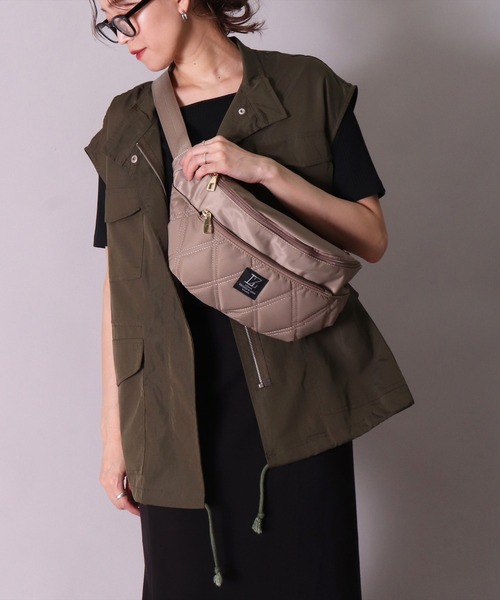 LIZDAYS（リズデイズ）の「(LF)【LIZDAYS】キルティング ナイロン ボディバッグ（ボディバッグ/ウエストポーチ・レディース・ベージュ/ダークグレー/ブラック・ONE SIZE）」の3枚目の写真