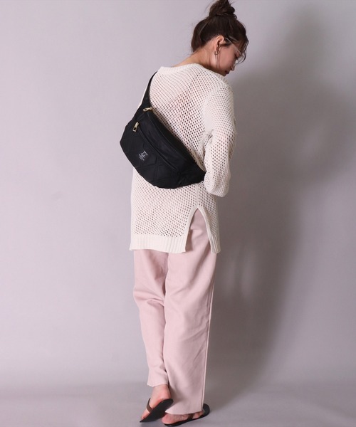 LIZDAYS（リズデイズ）の「(LF)【LIZDAYS】キルティング ナイロン ボディバッグ（ボディバッグ/ウエストポーチ・レディース・ベージュ/ダークグレー/ブラック・ONE SIZE）」の6枚目の写真