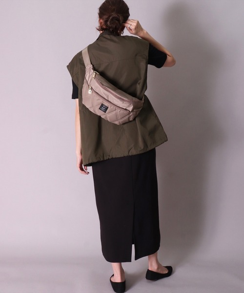 LIZDAYS（リズデイズ）の「(LF)【LIZDAYS】キルティング ナイロン ボディバッグ（ボディバッグ/ウエストポーチ・レディース・ベージュ/ダークグレー/ブラック・ONE SIZE）」の8枚目の写真