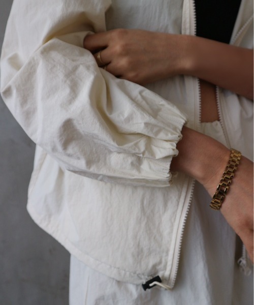 TRUNC（トランクエイティーエイト）の「Waterlike Drawstring Hoodie（ラッシュガード・レディース・ベージュ/アイボリー/ブラック・FREE）」の15枚目の写真