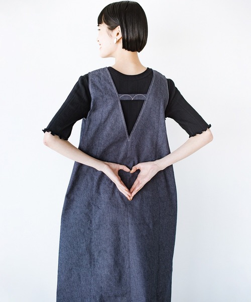 haco!（ハコ）の「後ろ姿にドキッ！ハートステッチがそっと背中を押してくれるワンピース haco! FACTORY with ah(attach heart)!（ワンピース・レディース・キャメル/ネイビー・MEDIUM/X-LARGE/LARGE/SMALL）」の18枚目の写真