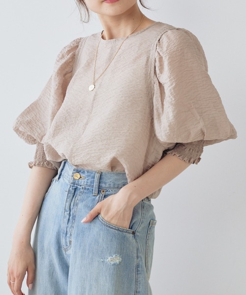 PUAL CE CIN（ピュアルセシン）の「タックショルダー シャーリングシアーブラウス（シャツ/ブラウス・レディース・ライトグレー/ベージュ/オフホワイト・FREE）」の7枚目の写真